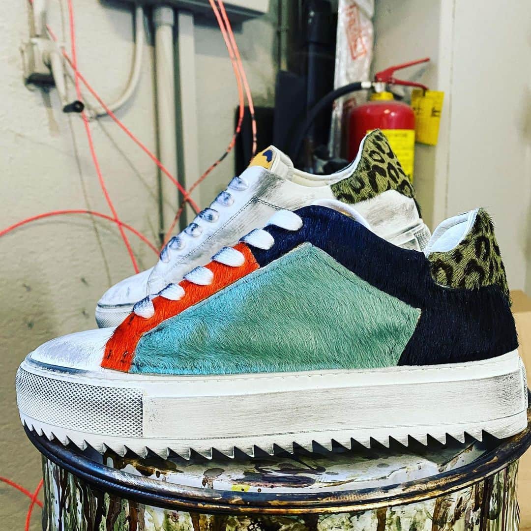 のインスタグラム：「ST- multi Cavallino  #luxury #shoesaddict #shoesoftheday #artisan # handmade #sneakers」