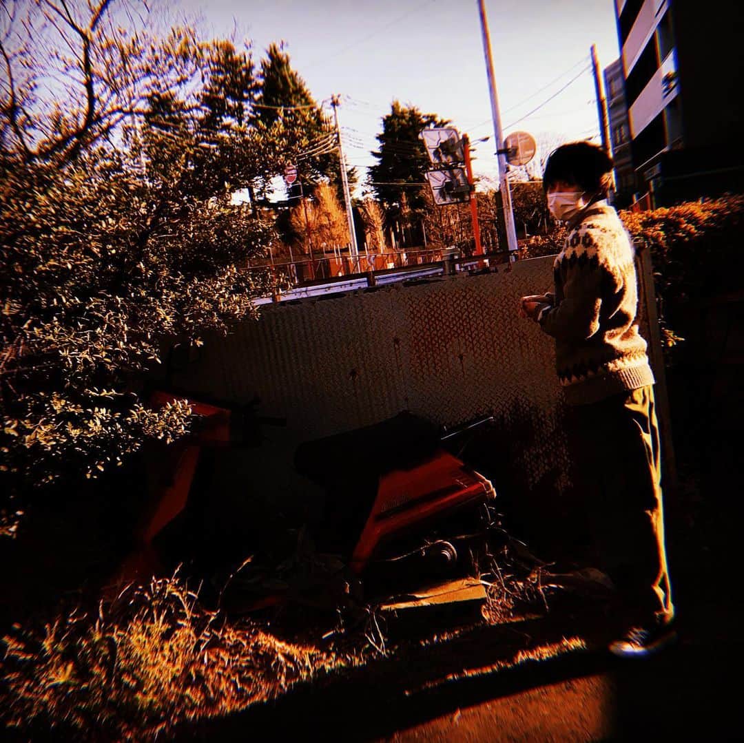 堀内将人さんのインスタグラム写真 - (堀内将人Instagram)「夕暮れの散歩で行き止まりにぶち当たった #夕暮れ #さんだる #原付 #行き止まり #下北沢 #おしゃれ #お笑い #ホリプロ #ホリプロコム #堀内」1月19日 20時54分 - m7s1t_horiuchi
