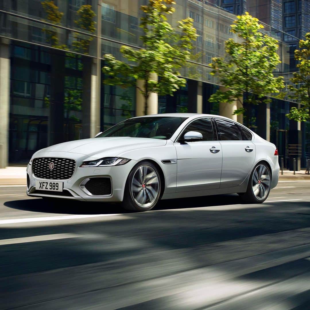 Jaguarのインスタグラム：「A stunning combination of presence and performance. Search 'New Jaguar XF' to design your ultimate luxury business saloon.   #Jaguar #NewXF #XF #Premium #Luxury #Performance #Sport #Saloon #MHEV #Hybrid #AWD #ElectricCars #Technology #CarsofInstagram #CarsWithoutLimits #InstaCar」