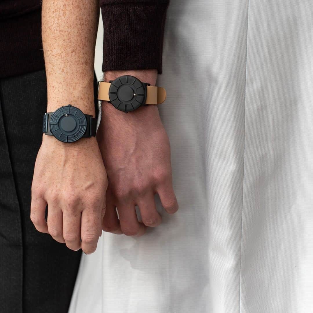 Eone Time Japanのインスタグラム：「Touch your time, Bradley Timepiece  Design for everyone, Eone  -  #watch #時計 #腕時計 #ユニバーサルデザイン #bradleytimepiece #eone #ブラッドリー #イーワン #ブラッドリータイムピース #触る時計 #今日の時計 #時計好き #お洒落さんと繋がりたい #ペアウォッチ #プレゼント #universaldesign #inclusivedesign」
