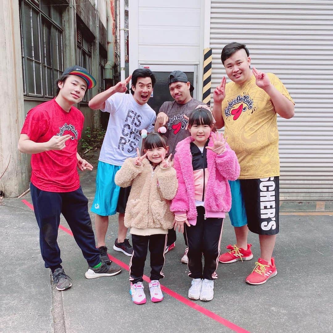 はねまりさんのインスタグラム写真 はねまりinstagram 今日はyoutube登録者400万人達成しました いつも見てくれて 本当に本当にありがとうございます これからも初心を忘れず頑張りたいと思います はねまり ユーチューバー ファッション 子供服 感謝