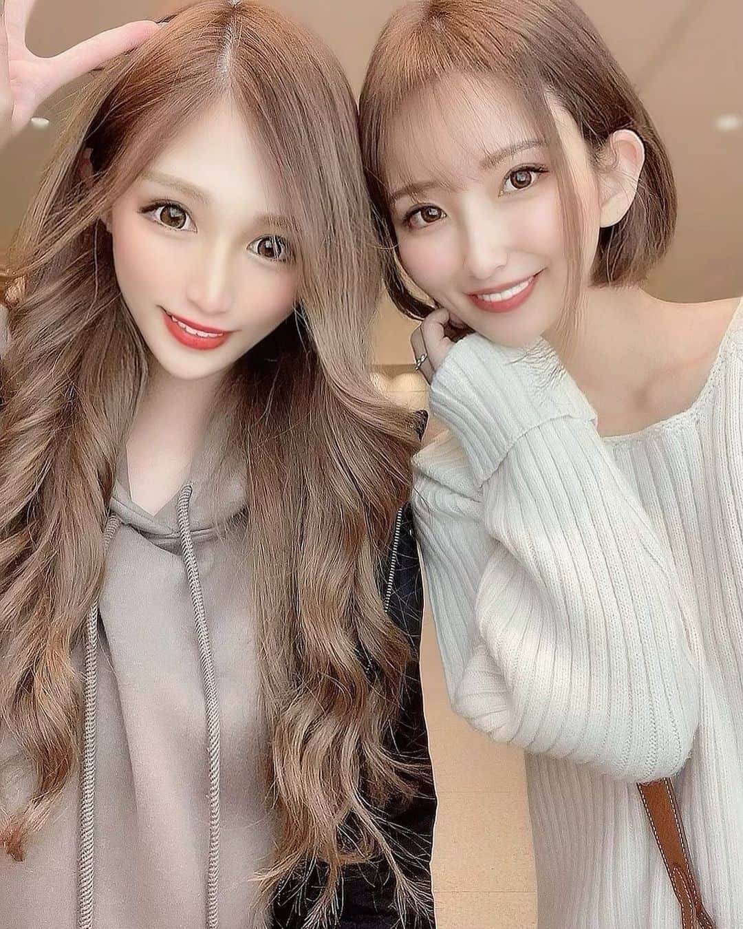 (02)