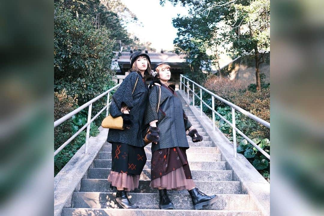 MIAKAさんのインスタグラム写真 - (MIAKAInstagram)「(　ﾟдﾟ)(　ﾟдﾟ) ・ ・ ・ @kenta_soyoung 大先生の撮る世界観がどタイプすぎるんです📸 #素敵な写真ばかりでセレクト困難 #ゆりみあコンビ #双子コーデ👯  #着物レンタル #鎌倉花のん  #和装モデル #和装コーディネート  #和服美人 #着物美人 #着物モデル  #着物撮影 #着物ガール #着物姿  #着物スタイル #着物でおでかけ #被写体女子 #被写体撮影  #鎌倉散歩 #鎌倉gram」1月19日 21時04分 - miaka.jp