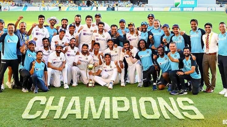 シャーヒド・カプールのインスタグラム：「This is how we do it. History created. What a win 🙌 #indiancricketteam」