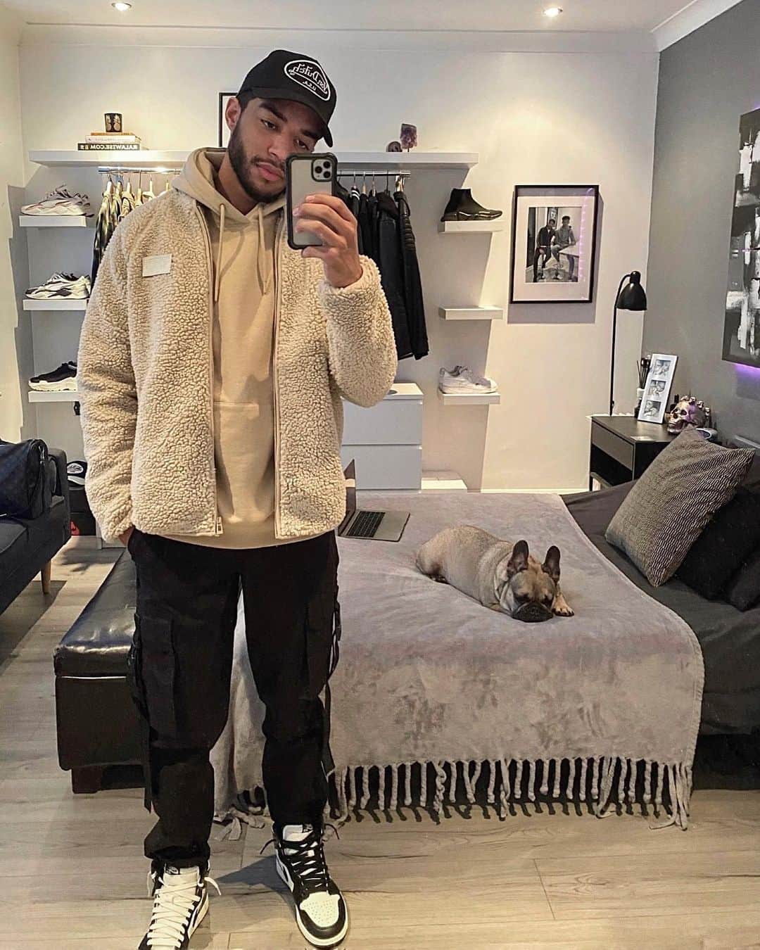 のインスタグラム：「Cosy outfit, cosy interior, cosy pup 🪐🐾@braydon_hackett  #TopmanSyle Tap to shop or shop via 🔗 in bio.」