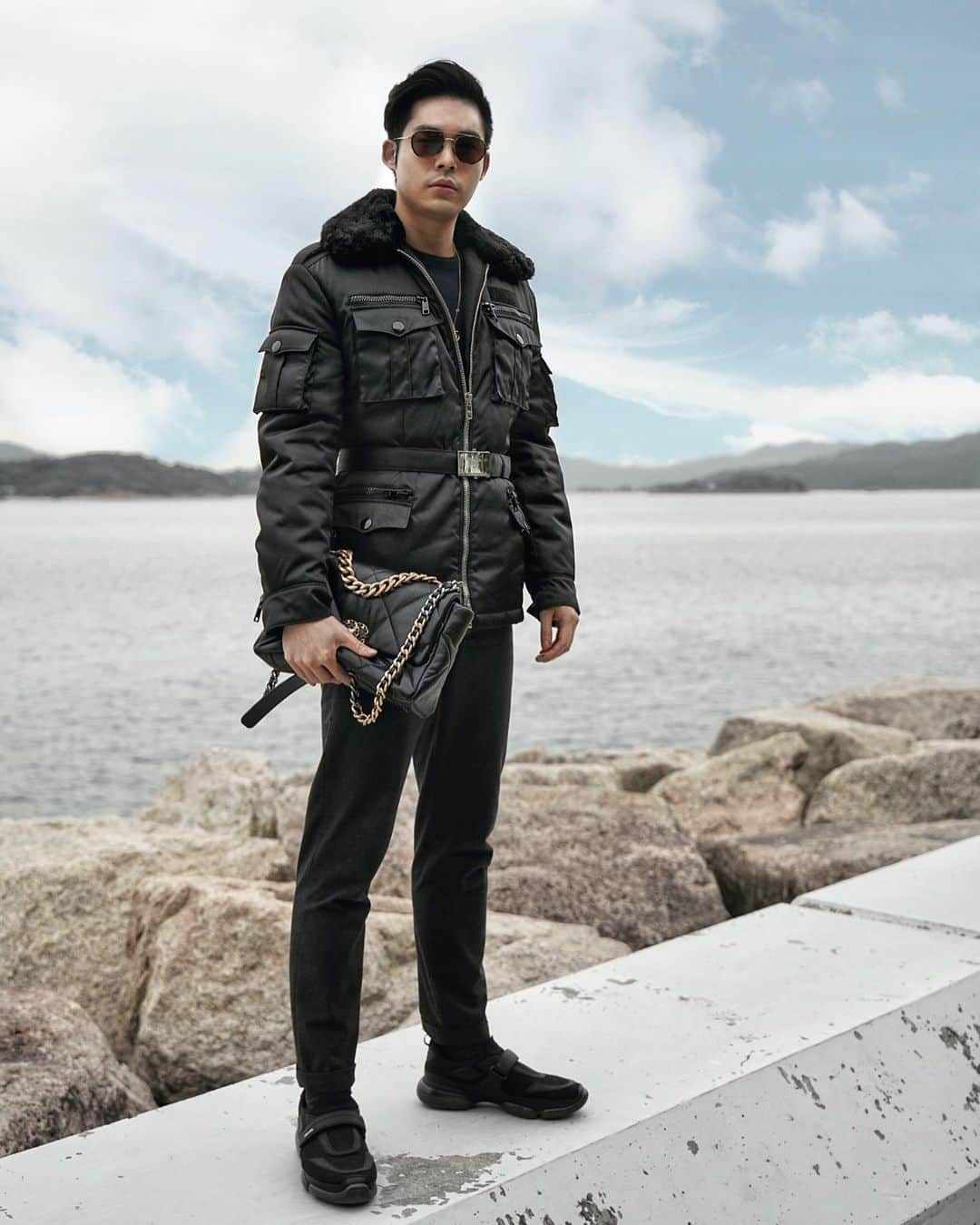 Christoffer Chengのインスタグラム：「Enough pockets to bring along lots of snacks on the way 😌 @prada @chanelofficial」