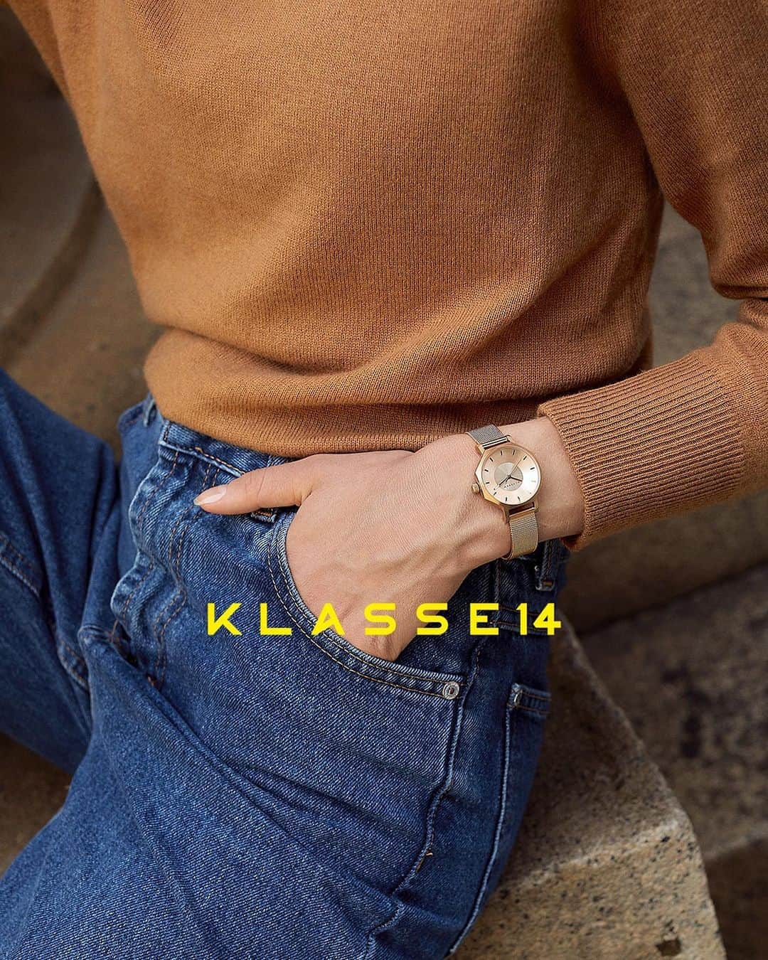 KLASSE14のインスタグラム：「Looking good, feeling good. Add a piece of gold to your outfit today and brighten up the start-of-the-week blues. ⁠⠀ Tap our link in bio to shop ☝🏼⁠⠀ ⁠⠀ #klasse14 #ordinarilyunique」