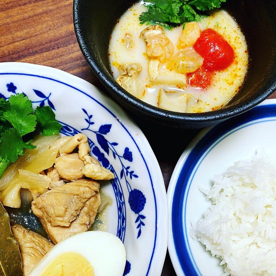 宮崎謙介さんのインスタグラム写真 - (宮崎謙介Instagram)「このソース最高。エスニック料理が本格的になるね。この料理は私の自作ね。  #lovepakusauce」1月19日 21時40分 - miyazakikensuke1031