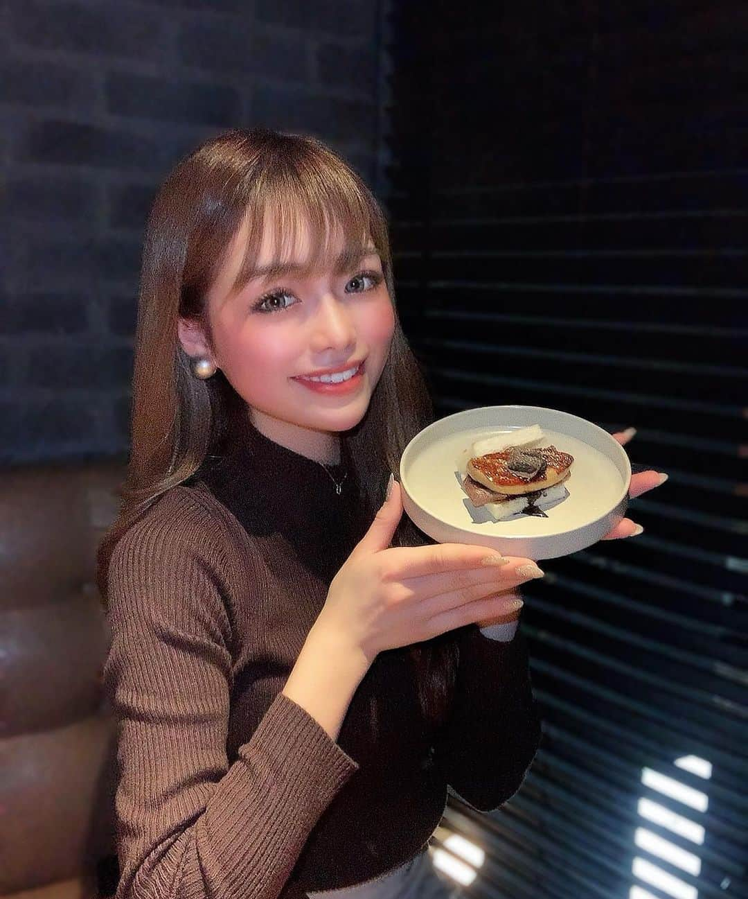 RYOさんのインスタグラム写真 - (RYOInstagram)「焼肉date💘💘  ずっと楽しみにしてた @ushigoro_yakiniku  11月OPENしたばかりの表参道店へ🐄❤︎  店舗限定の極みコース。  素敵な個室で美味しいお肉を たくさん堪能した🥴🍷❤️ #幸せでしかない  お肉がキラキラ。 めちゃ写真撮っちゃった😂🤳🏽ミテミテ  うしごろさん🐮どこの店舗行っても 本当に本当に美味しくて、、スキ！！  #ushigoro #表参道 #うしごろ #焼肉」1月19日 22時03分 - 24kry