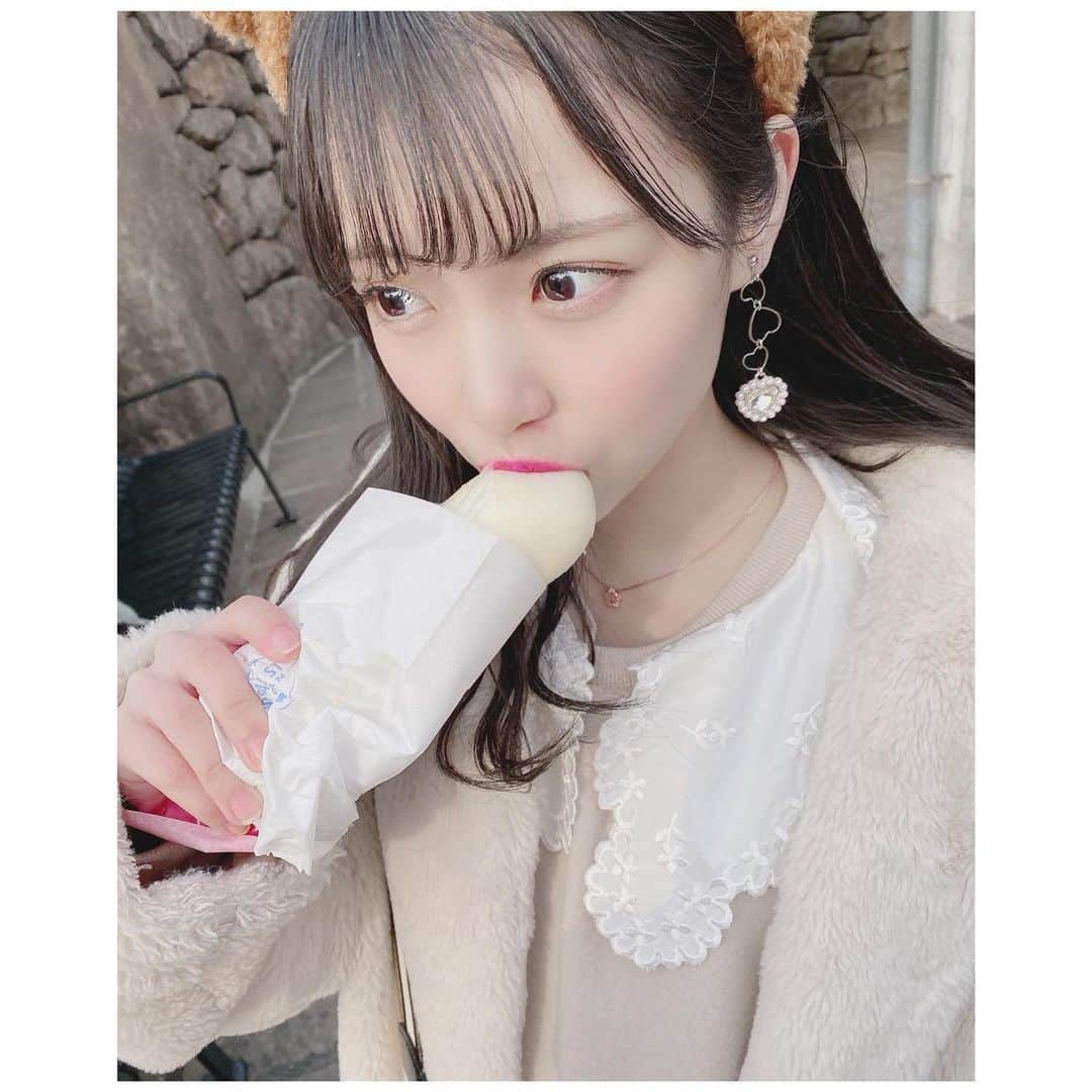 のインスタグラム：「もぐもぐしてる写真いっぱい☺️🍽🤎﻿ ﻿ #ブラウンコーデ#ユニバフード﻿ #ユニバ#usj#ユニバーサルスタジオジャパン#遊園地#ティム#tim#ティムコーデ#usjコーデ﻿ #角煮ドック﻿ ﻿ #過去pic」