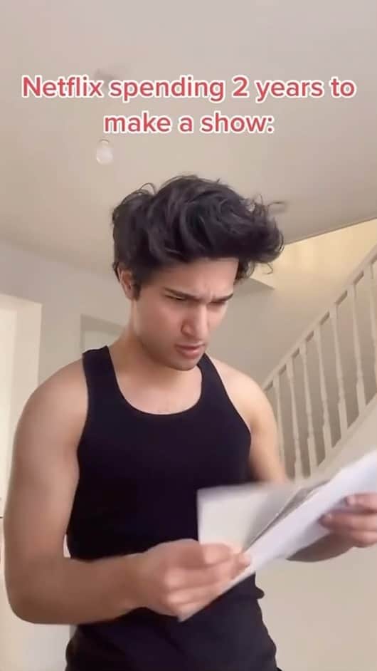 のインスタグラム：「Which show comes to your mind ? 🤣 📹 @serkan_hk -⠀ #9GAG #reels #shows #marathon #funny #sketch #binge #bingewatch」
