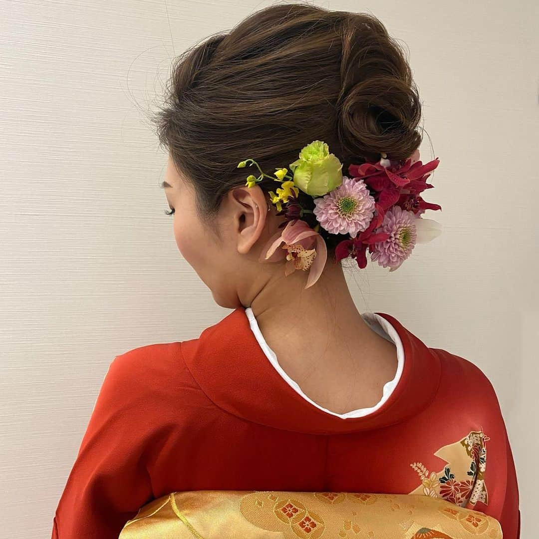 Tomoyo Kitamuraさんのインスタグラム写真 - (Tomoyo KitamuraInstagram)「先日のお客様♡ さっくりと上目のアップに生花を  #ヘアメイク #ヘアセット #ヘアアレンジ #ヘアスタイル #銀座#美容師 #ウェディング#ウェディングヘア #ブライダル#ブライダルヘア #結婚式#プレ花嫁#花嫁#前撮り#着物#浴衣 #シニヨン#ダウン#夜会巻き #ヘアメイクリハーサル #bride#bridehair#bridal#updo#upstyle」1月19日 22時22分 - tmy_o3.pugmi