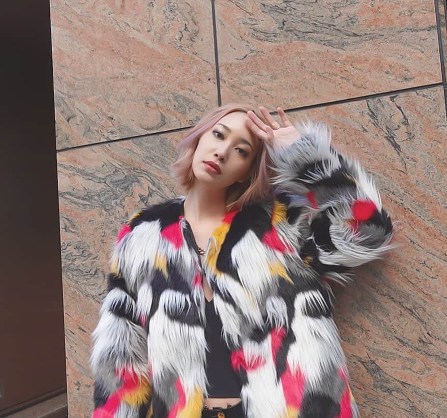 藤本奈月のインスタグラム：「本日、映像作品の撮影でした。 映像となるとまた魅せ方が変わってくるから、終わってからアレもしたかったコレもしたかったと、色々思いついちゃうから、またしようね← 色んな形でもっと動いていきたいなー。 #攻め  w/  @__23films & @nanamimimi0509」