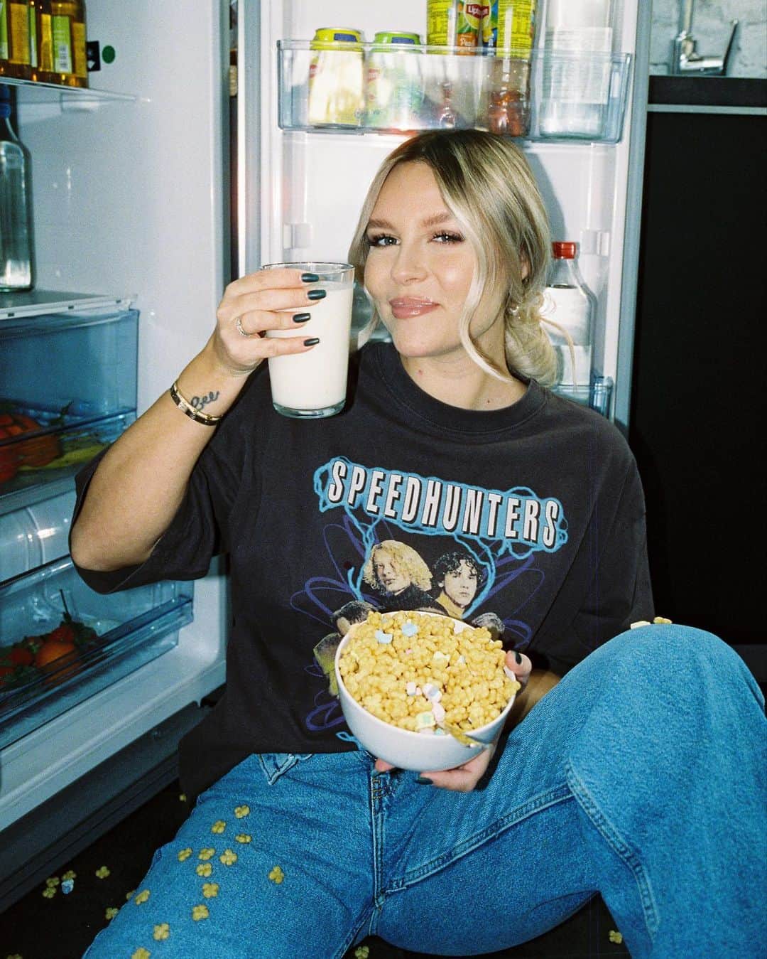 Dagi Beeのインスタグラム：「my head says gym, but my heart says foooood 🤤」