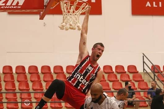 São Paulo FCさんのインスタグラム写真 - (São Paulo FCInstagram)「🏀🇧🇷 Georginho, Lucas Mariano e Renan Lenz foram convocados para a Seleção Brasileira de Basquete. O trio fará parte da equipe na última rodada das Eliminatórias para a AmeriCup - o Brasil já está classificado para o torneio. Os duelos serão contra Panamá (21/02) e Paraguai (22/02), na Colômbia.  #BasqueteTricolor  #VamosSãoPaulo 🇾🇪  📸 Rubens Chiri/saopaulofc.net」1月19日 22時45分 - saopaulofc