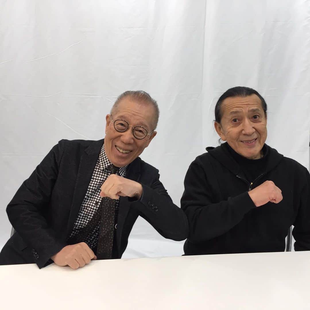 Ken Harakumaのインスタグラム：「今日は小林克也さんと音楽×YOGA初対談！ @katsuya_kbys  ジャンルを跨いで聞いていた、カリフォルニアLA留学中に集めたLPコレクションは今でも宝物。  話を続けているうちに、やはり彼は音楽を通じて既に"ヨガ"を極めていたことがわかりました❣️ とても貴重な時間をご一緒させていただきました。  克也さん、幹爾さん、スタッフの皆さんありがとうございました😊❤️❤️❤️  克也さんのYouTube公開楽しみにしています！ @international_yoga_center  #katsuyakobayashi  #music  #レジェンドdj  #ヨガと音楽」