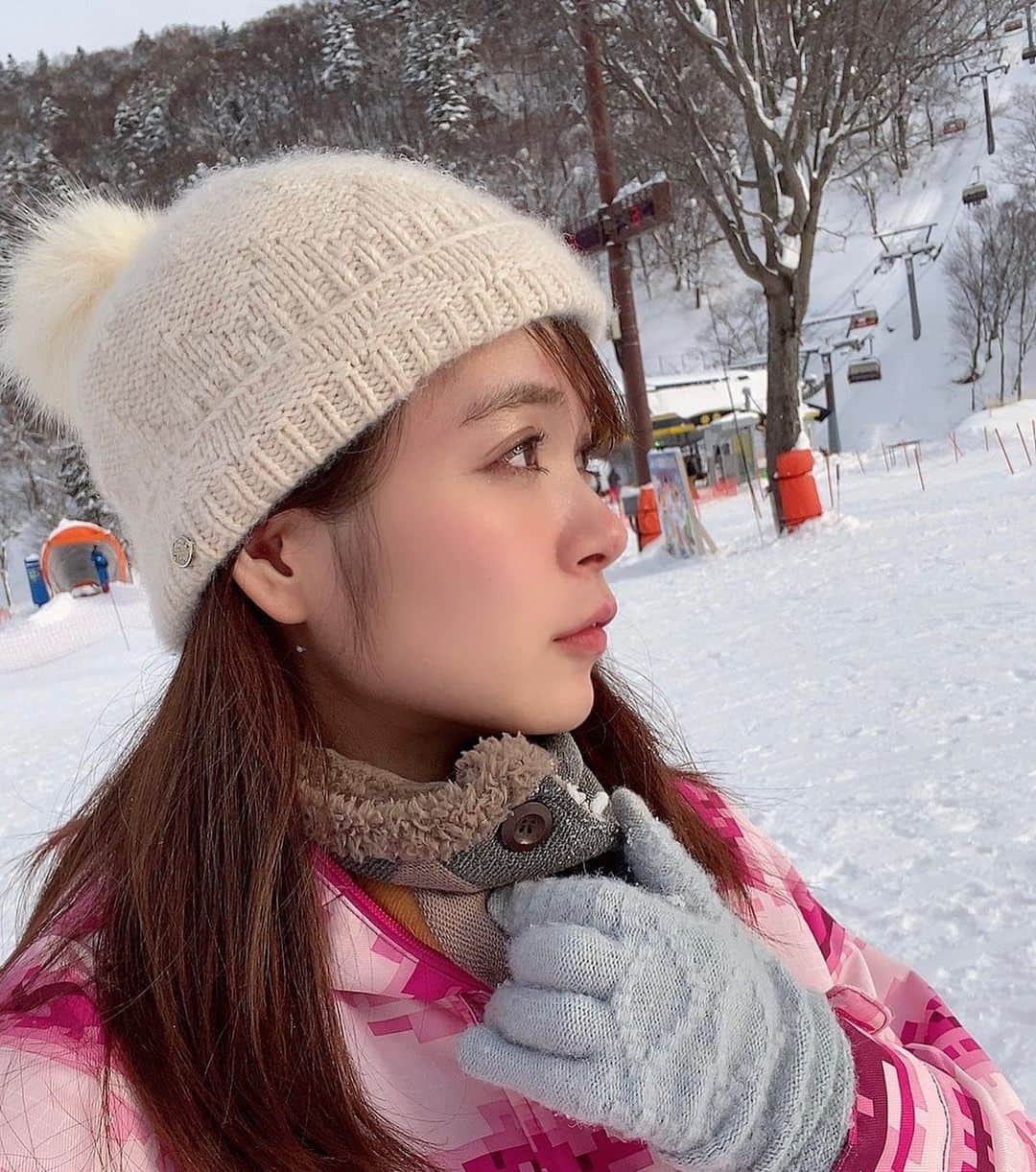のインスタグラム：「寒い以外の感情を失った目﻿ ﻿ ﻿  #こたつが俺を呼んでる気がする﻿ ﻿」