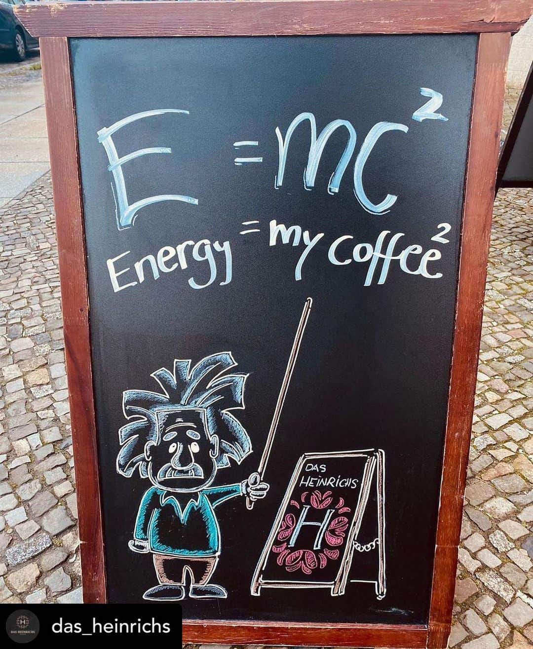 アルベルト・アインシュタインのインスタグラム：「Who’s ready for a second cup? ☕️ Posted @withregram • @das_heinrichs」