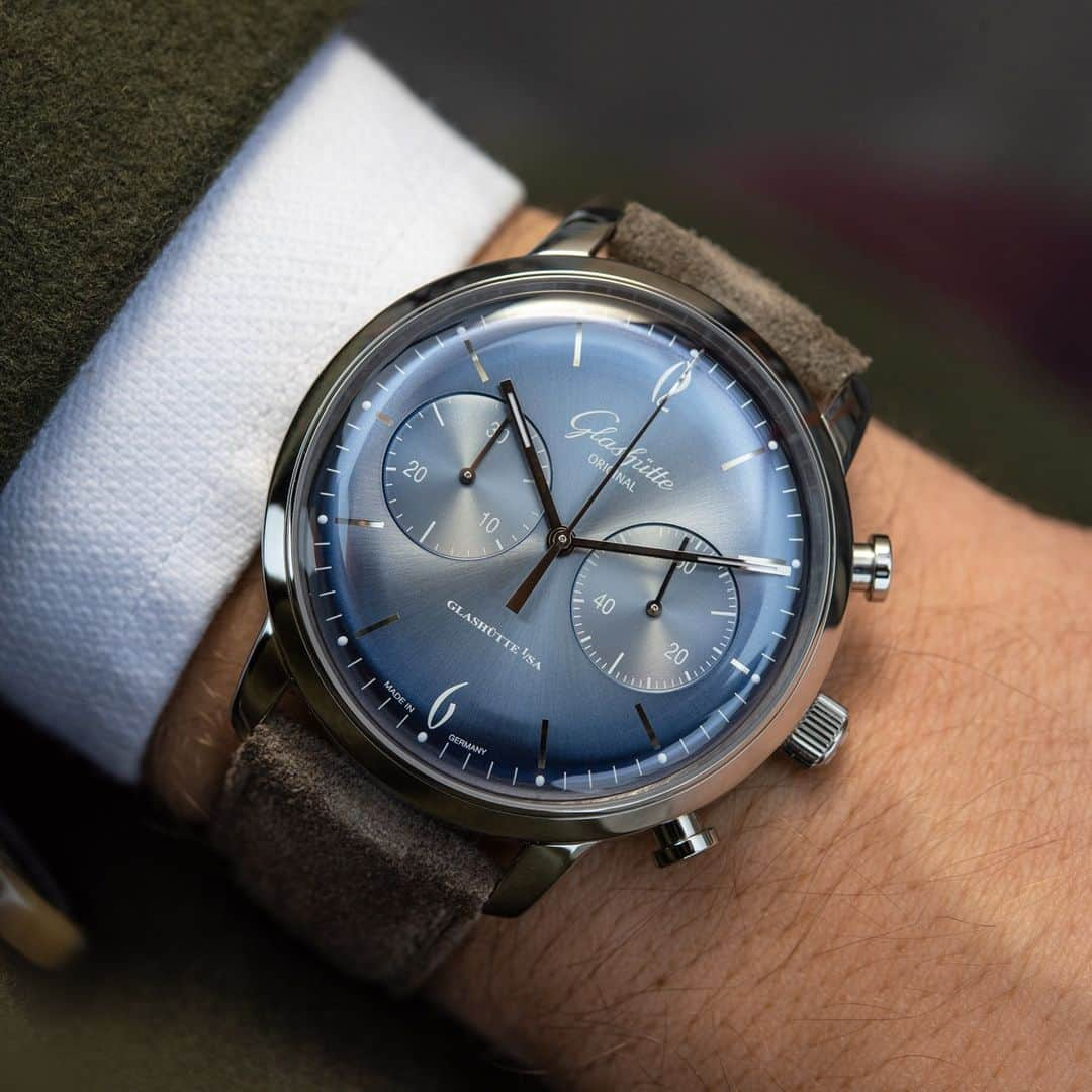 グラスヒュッテさんのインスタグラム写真 - (グラスヒュッテInstagram)「Take a break and relax in nature⁠ ⁠ Looking at the blue dial of the Sixties Chronograph Annual Edition is just like an invitation to dream. Immerse yourself in alpine mountain scenery and majestic glaciers.⁠ ⁠ #GlashütteOriginal #GlashuetteOriginal #Sixties #SixtiesChronograph #watchmaking #watchmakingart #madeingermany #wotd #watchesofinstagram #blue #AnnualEdition #bluedial #glacierblue #vintageinspired⁠」1月19日 23時01分 - glashuetteoriginal