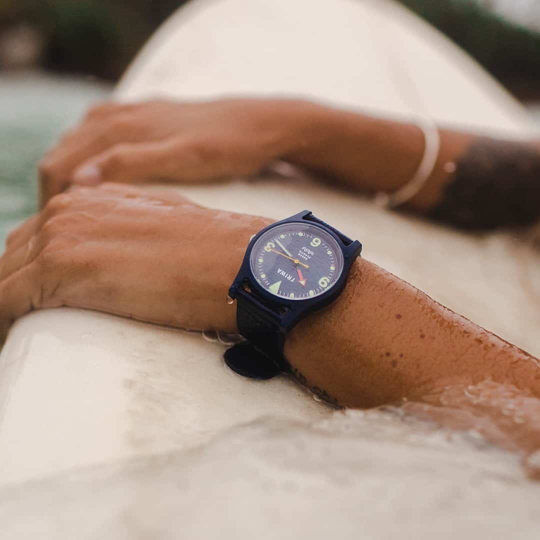 TRIWAさんのインスタグラム写真 - (TRIWAInstagram)「This watch is not only made entirely from recycled ocean plastic, but also ethically created and designed.  @tide_oceanmaterial organises beach clean-ups, pays fair wages and complies with high ethical standards. A significant part of @tide_oceanmaterial's revenue benefits these coastal regions where the social and ecological impact is of utmost importance.  #tide is not only our material supplier of 100% upcycled ocean-bound plastic, but also a strong, credible label for social and environmental sustainability and transparency. It's #timeforchange. #timeforoceans⠀⠀⠀⠀⠀⠀⠀⠀⠀⠀⠀ 📸 by @veranording⠀⠀⠀⠀⠀⠀⠀⠀⠀ #details #watches #womenswatches #menswatches #design #accessories #watch #statement #triwawatch #timeforoceans #oceans #recycled #recycledplastic #upcycled #upcycling #recycling #plasticwatch #zerowaste⠀⠀⠀」1月19日 23時02分 - triwa