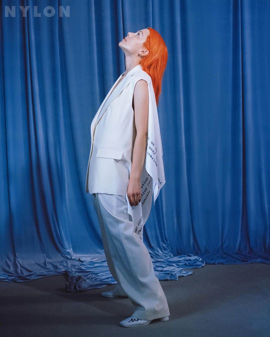 Nylon Magazineさんのインスタグラム写真 - (Nylon MagazineInstagram)「#PhoebeBridgers is fine with fans dissecting her lyrics. “I did that for my whole life,” she tells @mccarthylauren. “I'm like, ‘I wonder if that's about his current girlfriend?’ But then when it's like personal life shit, it's like, ‘Come on, I made this record where I literally name check people, what else do you want from me?’" Read our January cover story on @_fake_nudes_ at the link in bio.⁠⠀ ⁠⠀ Photographer: @paleyfairman⁠⠀ Stylist: @kattypaldos⁠⠀ Hair & Makeup: @nicolewittman⁠⠀ Manicurist: @naokosaita⁠⠀ Set Designer: @robjobdaddy⁠⠀ Bookings: @specialprojectsmedia⁠⠀ Videographer: @samrmiron⁠⠀ VP Of Fashion: @tiffanyreid⁠⠀ VP Of Creative: @karen.hibbert」1月19日 23時29分 - nylonmag