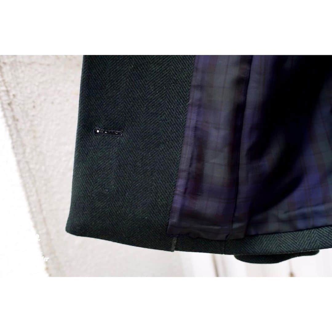 life_style_orderさんのインスタグラム写真 - (life_style_orderInstagram)「< women's × coat >﻿ ﻿ ﻿レディースのショートコート。 厚地でグリーン色のヘリンボン柄生地でお仕立てしました。  裏地はブラックウォッチ柄。 ﻿ ﻿ -----------------------------------------﻿ 11:00-19:00 木曜定休日﻿ 完全予約制﻿ ※HPのコンタクトフォームよりお願いします﻿ -----------------------------------------﻿ ﻿ #lifestyleorder #ライフスタイルオーダー #オーダーコート #コートスタイル #スタンドカラーコート #レディースコート #ショートコート #コート #グリーンコート #ブラックウォッチ」1月19日 23時24分 - life_style_order