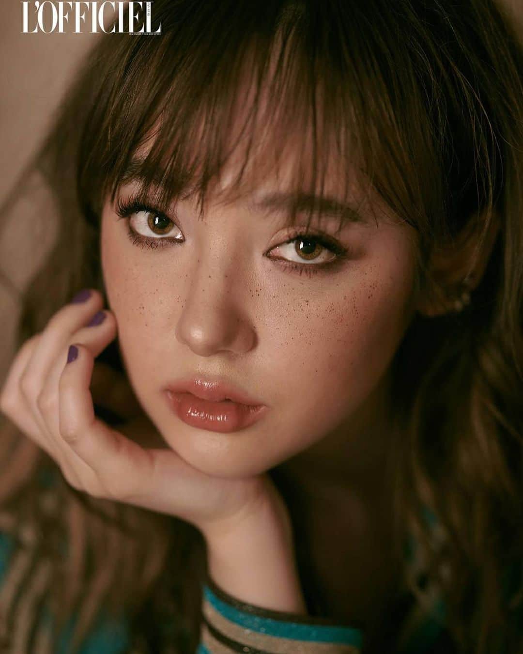 ヤンニーン・ワイゲルのインスタグラム：「@lofficielthailand」