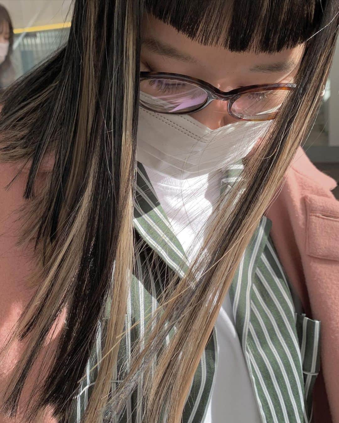 nanako itoのインスタグラム：「soft U bang high & low lights  🤍🖤」