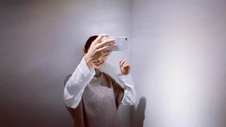 下村実生のインスタグラム：「- 「こつこつみきちゃんねる」 本日の動画はヘアアレンジでした！  いかがでしたか？ たまねぎヘア完成してウキウキ 自撮り中のみきみき🐰 次回のYouTubeも楽しみにしていて下さいね😆  #先日のみきみき #こつこつみきちゃんねる #YouTube #ヘアアレンジ」