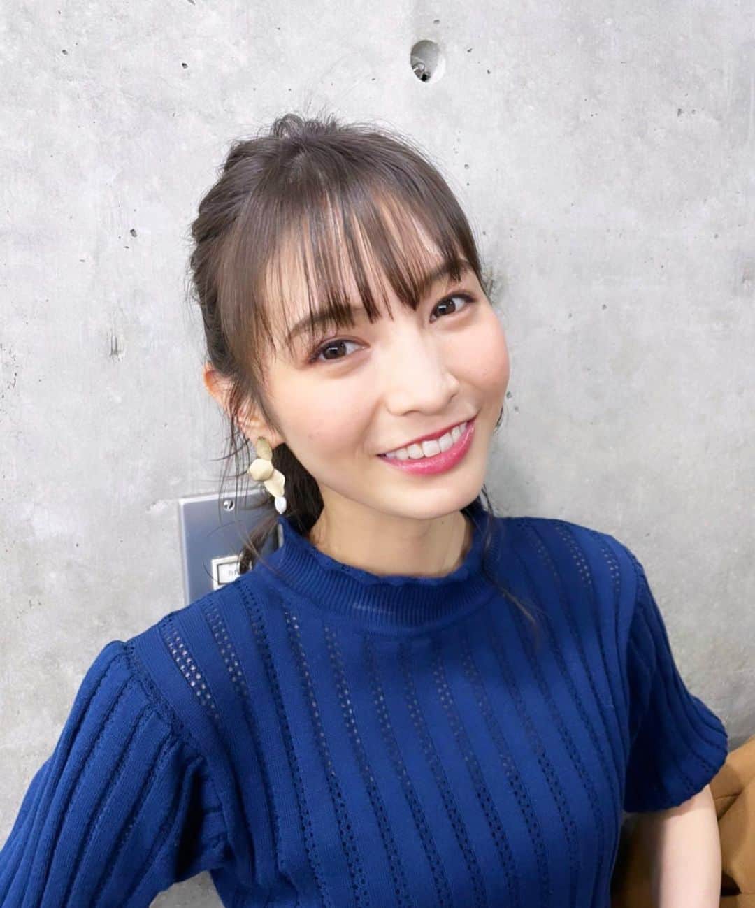 のインスタグラム：「週刊アスキー表紙撮影の時のオフショット.✳︎° ヘアメイク担当せて頂きました💄 Model ほのか　@nononon159  . . . . . #ヘアメイク#アップスタイル #週刊アスキー#表紙撮影 #model #talent #honoka #ほのか#makeup#fashion」