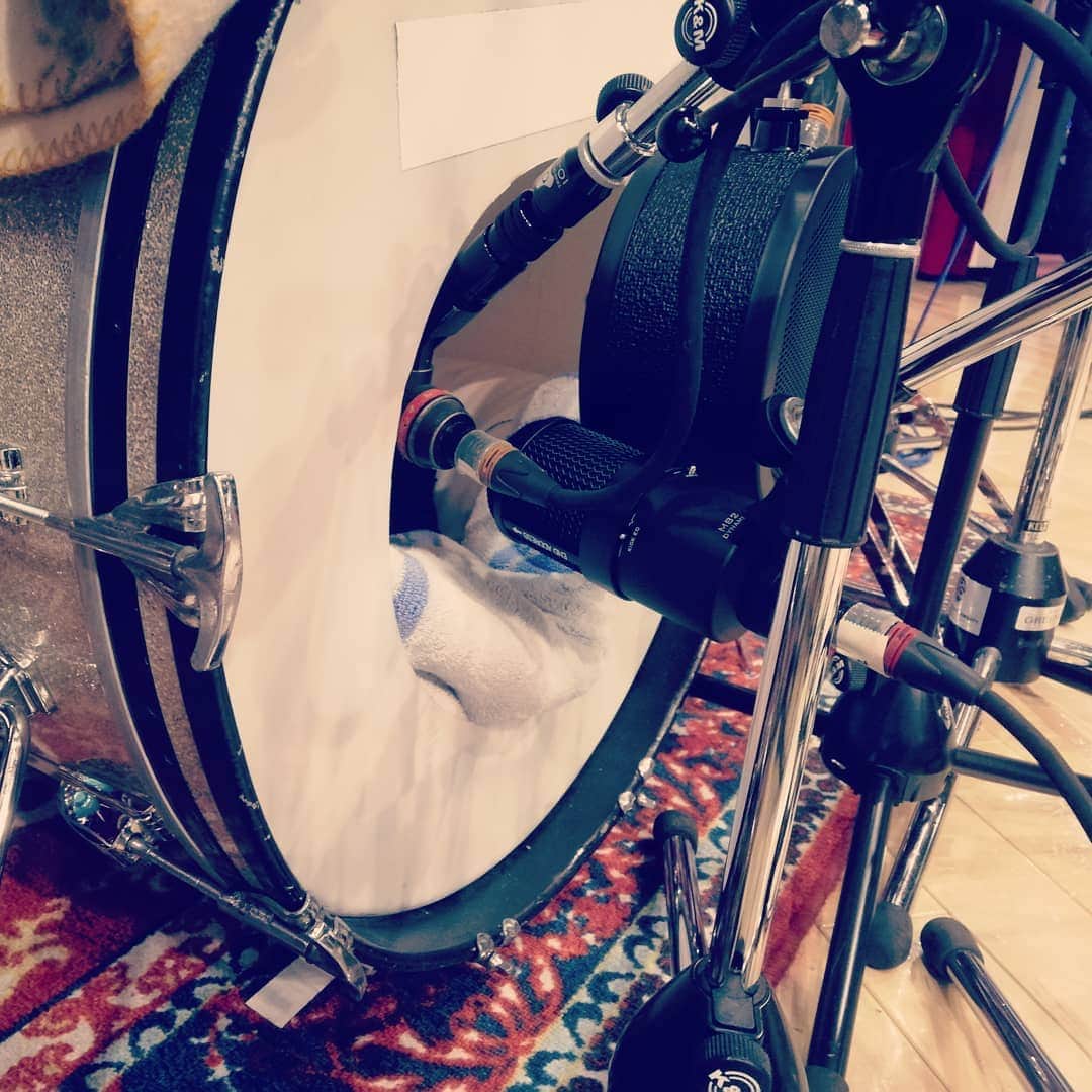 横山祐介さんのインスタグラム写真 - (横山祐介Instagram)「たいへん美味しい低音いただきました。  #drumstagram #drumlife #drummers #drums  #drummer #drum #recording #recordingstudio #studio #studiolife」1月20日 0時10分 - yan_drums_wacci