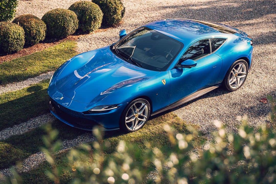 Ferrari USAさんのインスタグラム写真 - (Ferrari USAInstagram)「With its distinctive flair and style, the #FerrariRoma is a contemporary nod to #LaNuovaDolceVita of the 1950s and ‘60s. Just an hour outside of NYC, lies another representation of this carefree, pleasurable way of life, a venue that dates back to the 17th century, and has since housed artists and Hollywood stars from every era — @graybarns on the Silvermine River.」1月20日 11時11分 - ferrariusa
