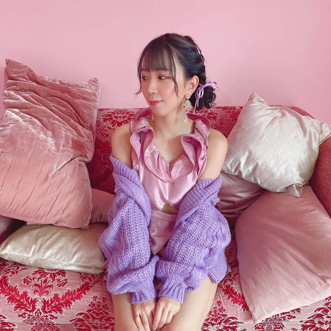 杉山優華のインスタグラム：「💺💺💺 . . .  #ファッション #おしゃれ #いいね #コーデ #ダイエット #フォロー #撮影 #美容 #今日のコーデ #フォローミー #お洒落 #オシャレ #日常 #コスメ #韓国 #韓国ファッション #fashion #ootd #love #instagood #photooftheda #fashion #beautiful #happy #cute #tbt #like4like #followme #picoftheday #follow」