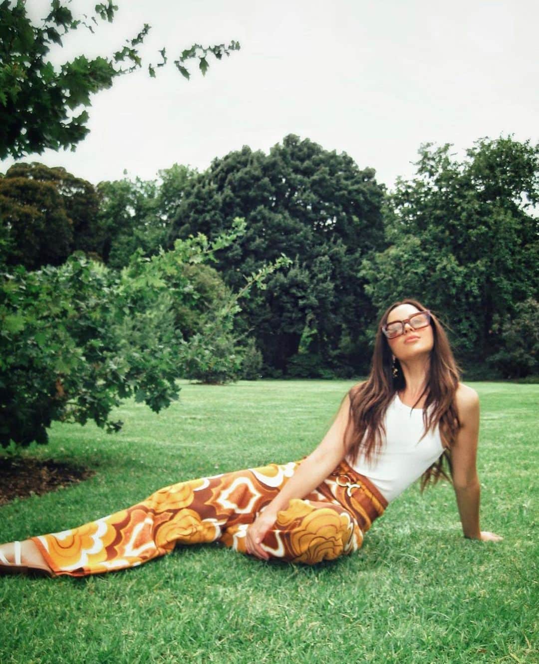 アリスマッコールのインスタグラム：「Baby, let’s go back to the 70’s 🌼 #aliceMcCALL」