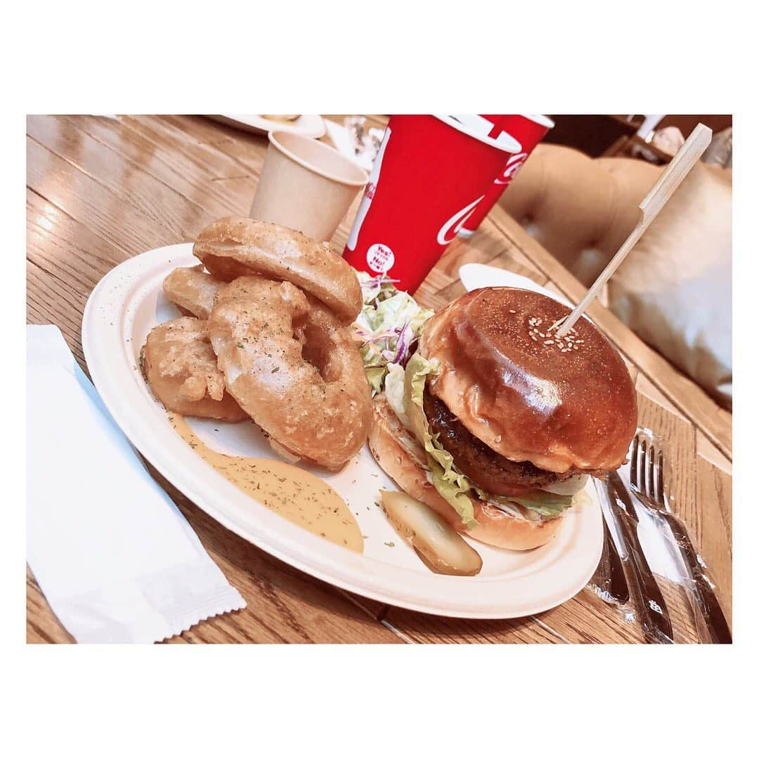 小河結香さんのインスタグラム写真 - (小河結香Instagram)「映画の後はランチ🍔🍴 ハワイ行ってからこういうハンバーガー 大好きになった私です🍖 相変わらず肉しか勝たん✋ #ハンバーガー #ランチ #グローバルゲート #肉食女子」1月20日 10時13分 - yun2world