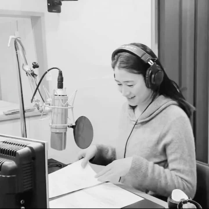 のインスタグラム：「東京MX シゴト手帖 の ナレーション🎧  #actress  #koyuki  #narration #シゴト手帖 #小雪」