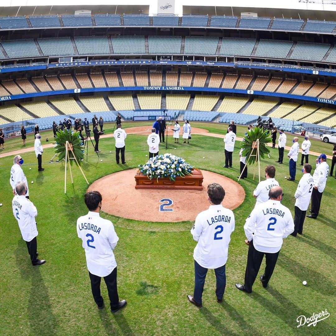 Los Angeles Dodgersさんのインスタグラム写真 - (Los Angeles DodgersInstagram)「"I bleed Dodger blue and when I die, I'm going to the big Dodger in the sky."⁣ ⁣ Friends and family of Tommy Lasorda gathered today at Dodger Stadium to pay their respects to the Hall of Fame manager.」1月20日 10時37分 - dodgers