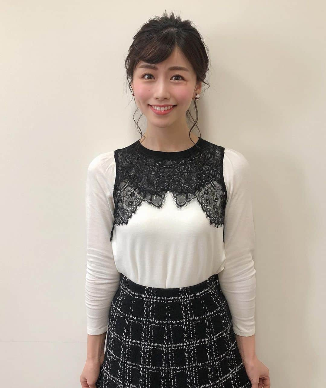 伊藤京子さんのインスタグラム写真 - (伊藤京子Instagram)「. 衣装紹介👗 レースが可愛かったなぁ🥰💕 今日も生中継頑張ります✨ お互い良い一日になりますように💐 . #衣装#衣装提供#springfield #生放送#キャスター#フリーアナウンサー#centforce #セントフォース#伊藤京子」1月20日 10時46分 - kyoko_ito1128