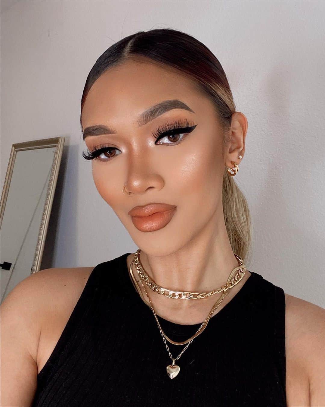 wet'n wild beautyさんのインスタグラム写真 - (wet'n wild beautyInstagram)「Soft glam spectacular from @che.mosley! She's getting that definition and glow with #HelloHalo MegaGlo Blushlighter in "I Met Someone"  Get it @Walmart @Amazon @Target @UltaBeauty @Walgreens and ALWAYS at wetnwildbeauty.com   #wetnwild #wetnwildbeauty #megagloblushlighter #beauty #crueltyfree」1月20日 2時11分 - wetnwildbeauty
