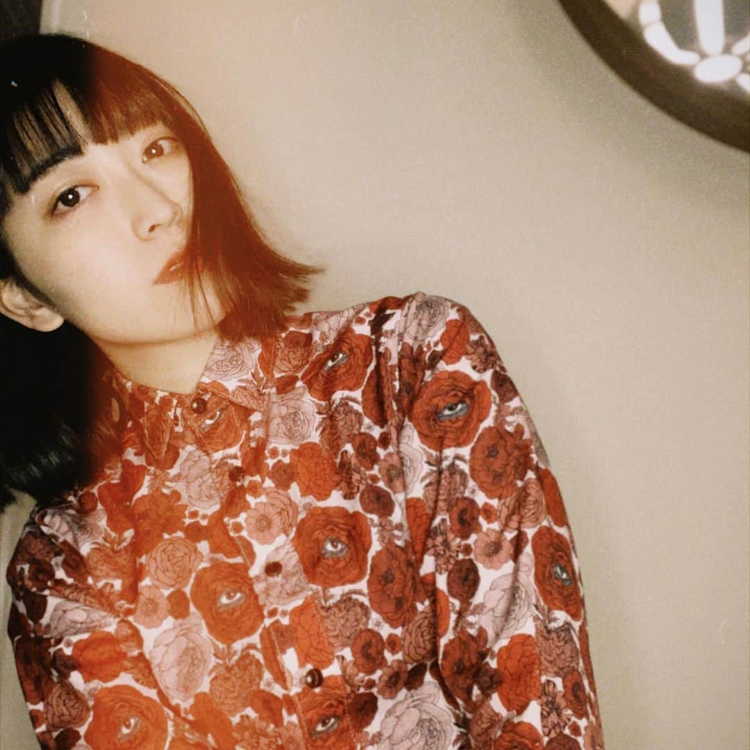 中里亜美のインスタグラム：「どうして そんなに 眩しいことゆうの」
