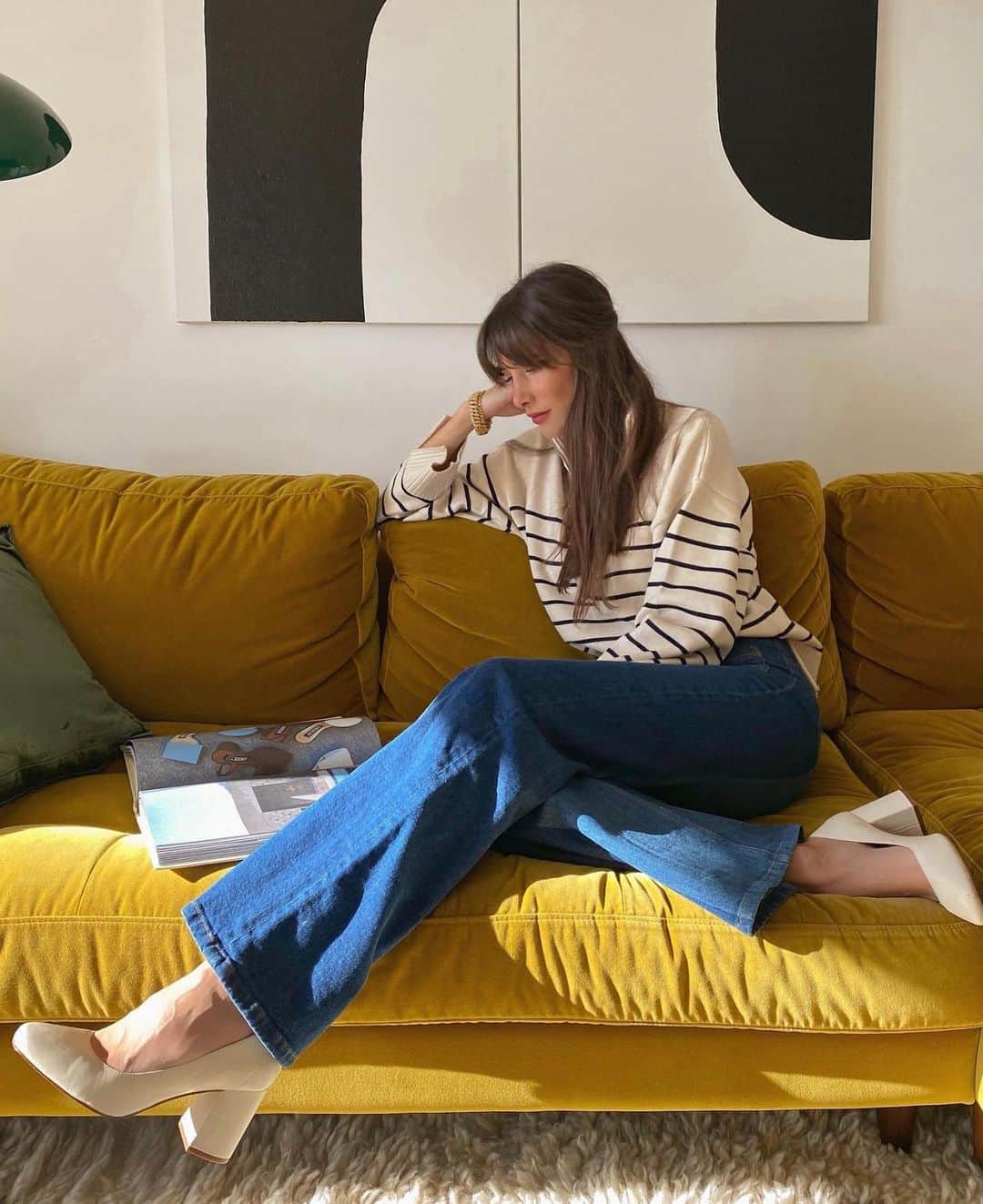 ジェラールダレルさんのインスタグラム写真 - (ジェラールダレルInstagram)「Relaxing break with @juliesfi wearing our iconic Anna jeans 🤍  #GerardDarel #Iconic #Annajeans #Outfit」1月20日 2時28分 - gerarddarel