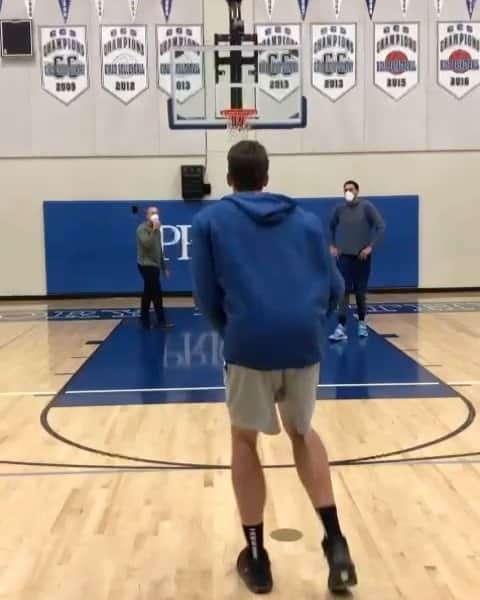 パウ・ガソルのインスタグラム：「9/9 😜🔥 #Seguimos  #Stayingthecourse」