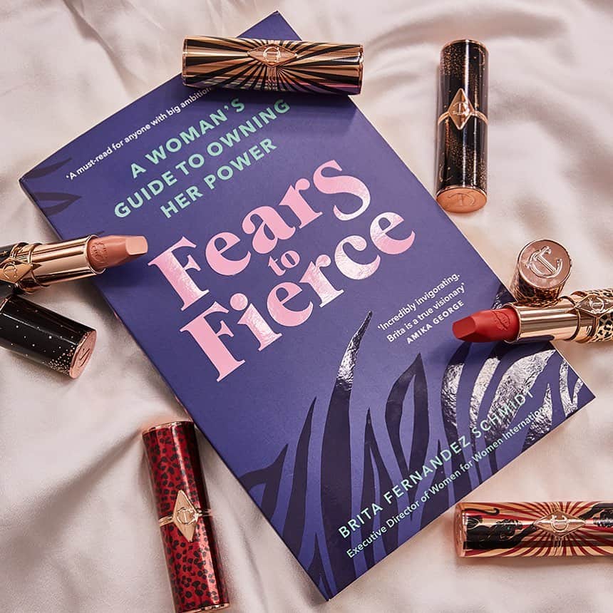シャーロット・ティルベリーさんのインスタグラム写真 - (シャーロット・ティルベリーInstagram)「Sending huge congratulations to my remarkable, wonderful friend @britafs on the launch of her debut book, Fears to Fierce!! I have always admired Brita’s incredible activism, passion and determination - she is a fierce supporter of women, dedicating her life to changing the lives of women, chiefly through her work with our incredible charity partner Women for Women International!!   Darling Brita, your limitless vision to change the world is a true inspiration to us all!! Congratulations!!   Available NOW, this book is an inspirational, empowering guide for women!   @eburybooks, #fearstofierce.」1月20日 2時49分 - charlottetilbury