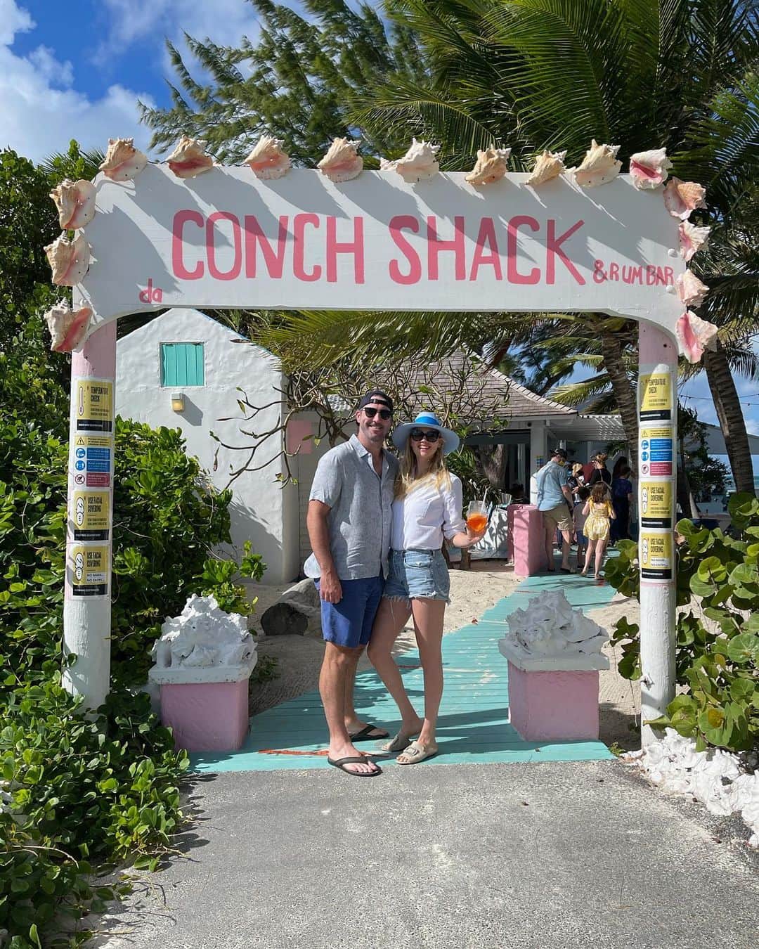 ケイト・アプトンのインスタグラム：「Daydreaming of Da Conch Shack 🍹」