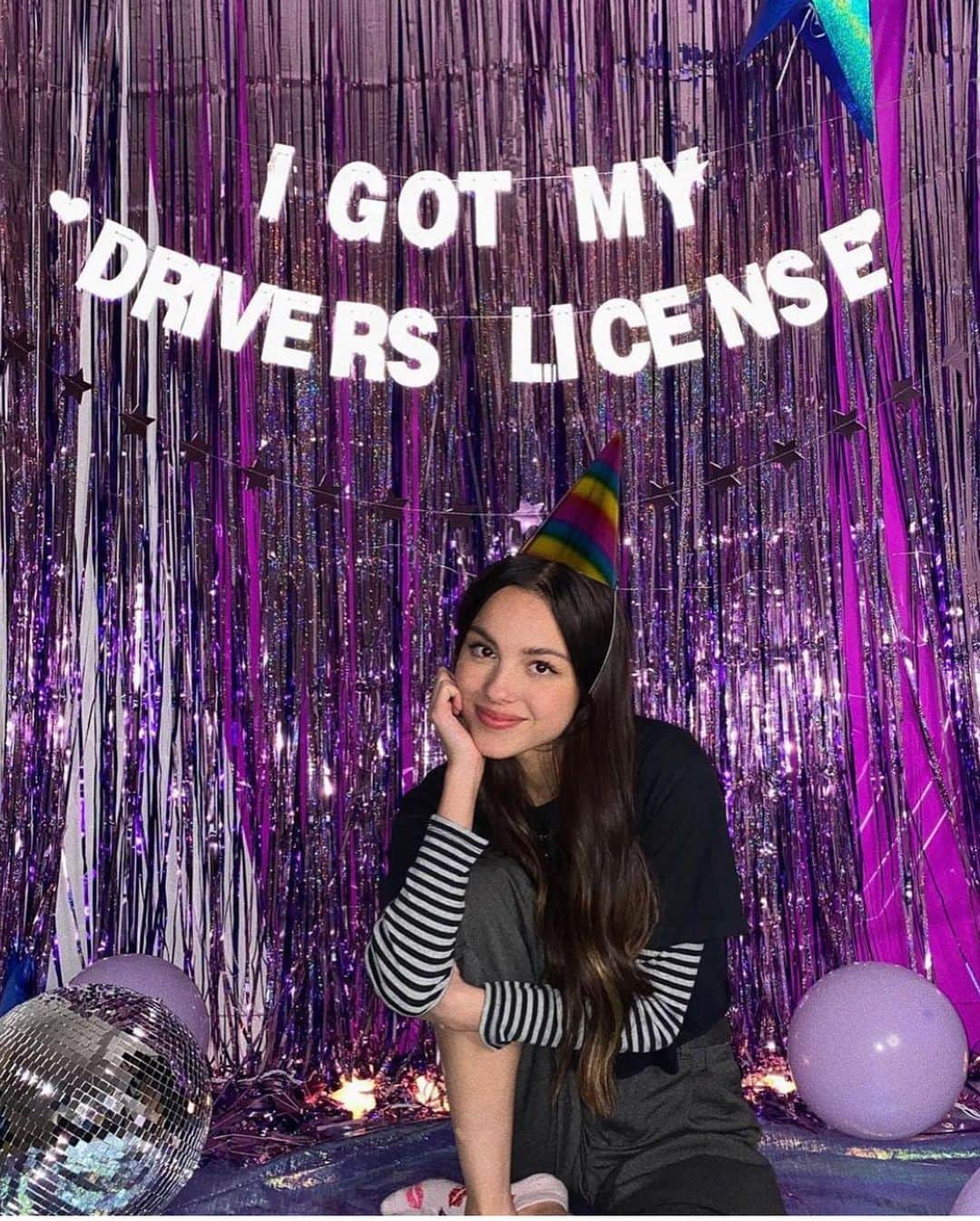 ASCAPさんのインスタグラム写真 - (ASCAPInstagram)「👑 @olivia.rodrigo’s smash hit #DriversLicense debuts as the biggest song in the world 🌎  #1 on @billboard’s #Hot100 and Global charts. Co-written with fellow #ASCAP member @dan_nigro.   Congrats Olivia & Dan 🎉 #ASCAPPop」1月20日 3時14分 - ascap