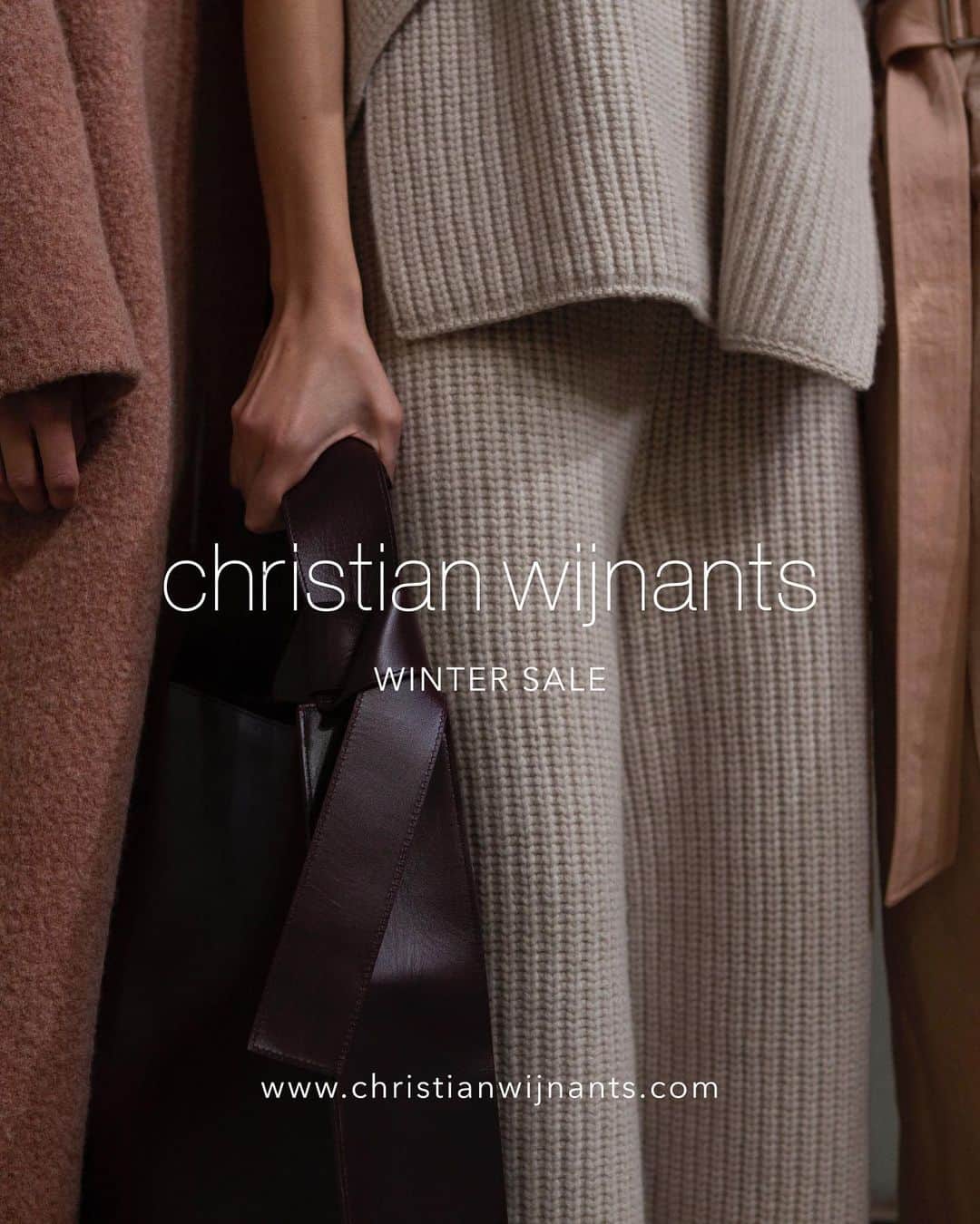 クリスチャンワイナンツさんのインスタグラム写真 - (クリスチャンワイナンツInstagram)「Winter Sales」1月20日 3時36分 - christianwijnants