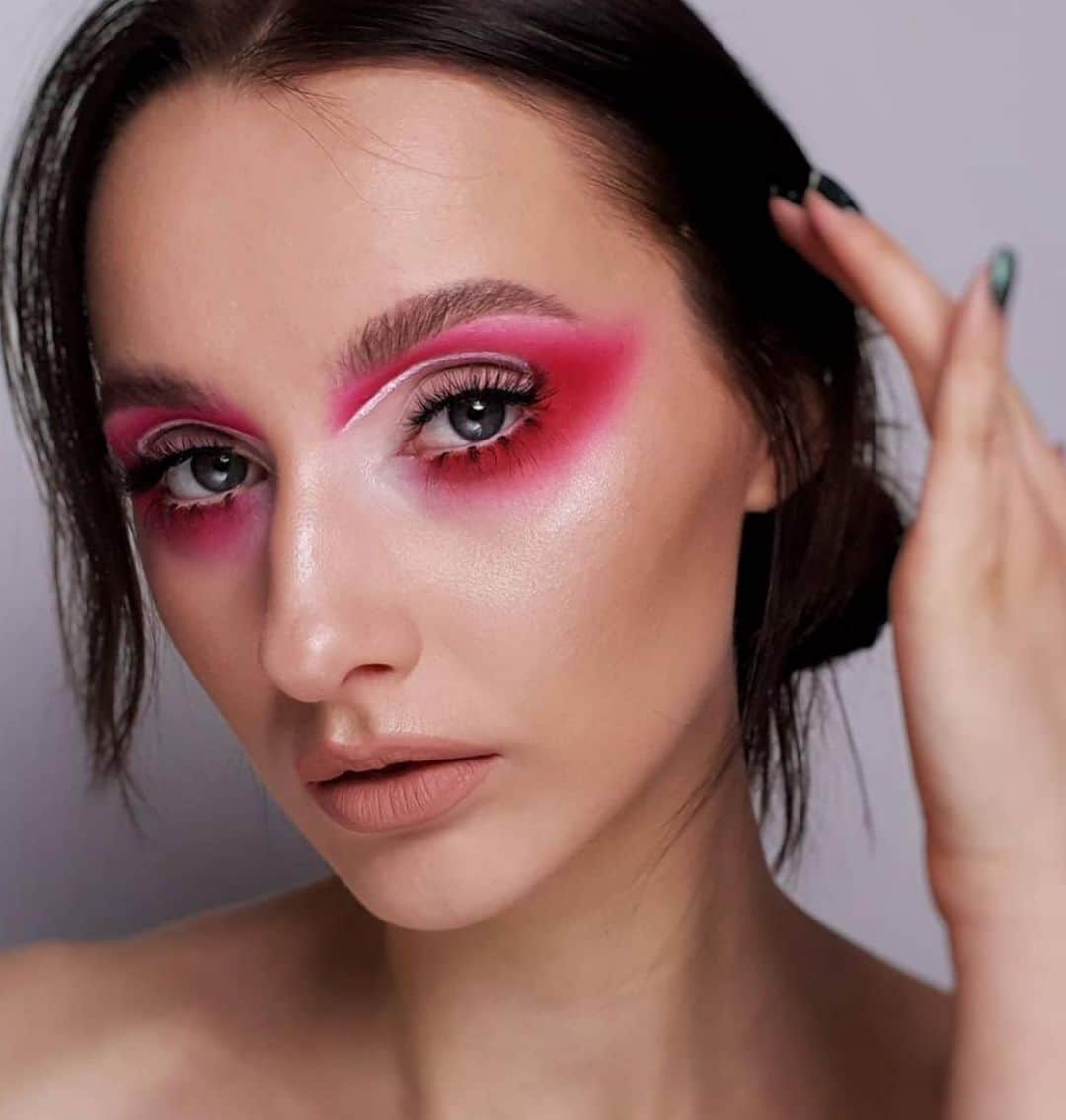 Linda Hallbergさんのインスタグラム写真 - (Linda HallbergInstagram)「Day 2: Pocky strawberry #candypackagingmakeup Swipe for some more GORGEOUS Pocky creations ❤️  Product list:  Base @danessa_myricks vision cream cover n03 @lhcosmetics infinity filter light @lhcosmetics infinity palette – milky way, andromeda  Eyes @danessa_myricks Colorfix Bloom @danessa_myricks  Waterproof Cushion color Cloud Control @lhcosmetics spectral palette – phantom @lhcosmetics infinity palette – zwicky @viseart editorial brights palette @sweedlashes x @nikki_makeup no lash lash @lhcosmetics infinity power lash waterproof mascara  Lips @lhcosmetics anger mood crayon @lhcosmetics infinity glass」1月20日 3時37分 - lindahallberg