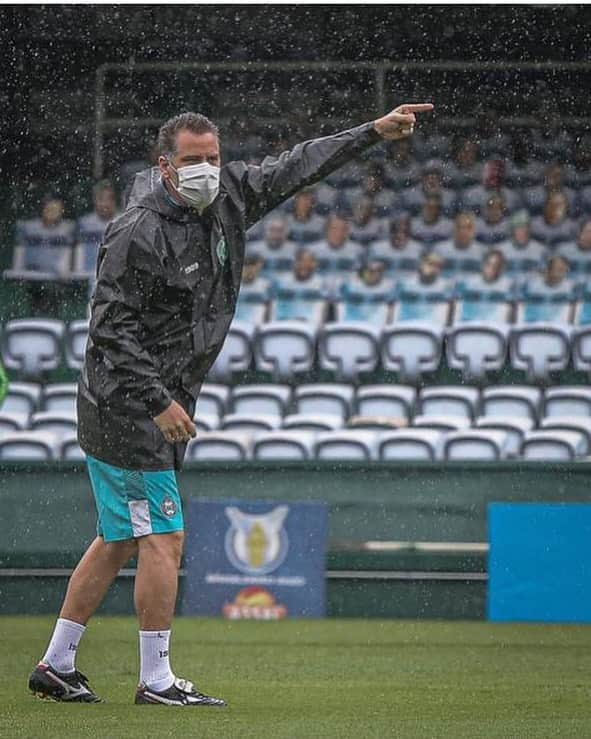 のインスタグラム：「⚽️ @coritiba #gustavomorinigo #auxiliartecnico」