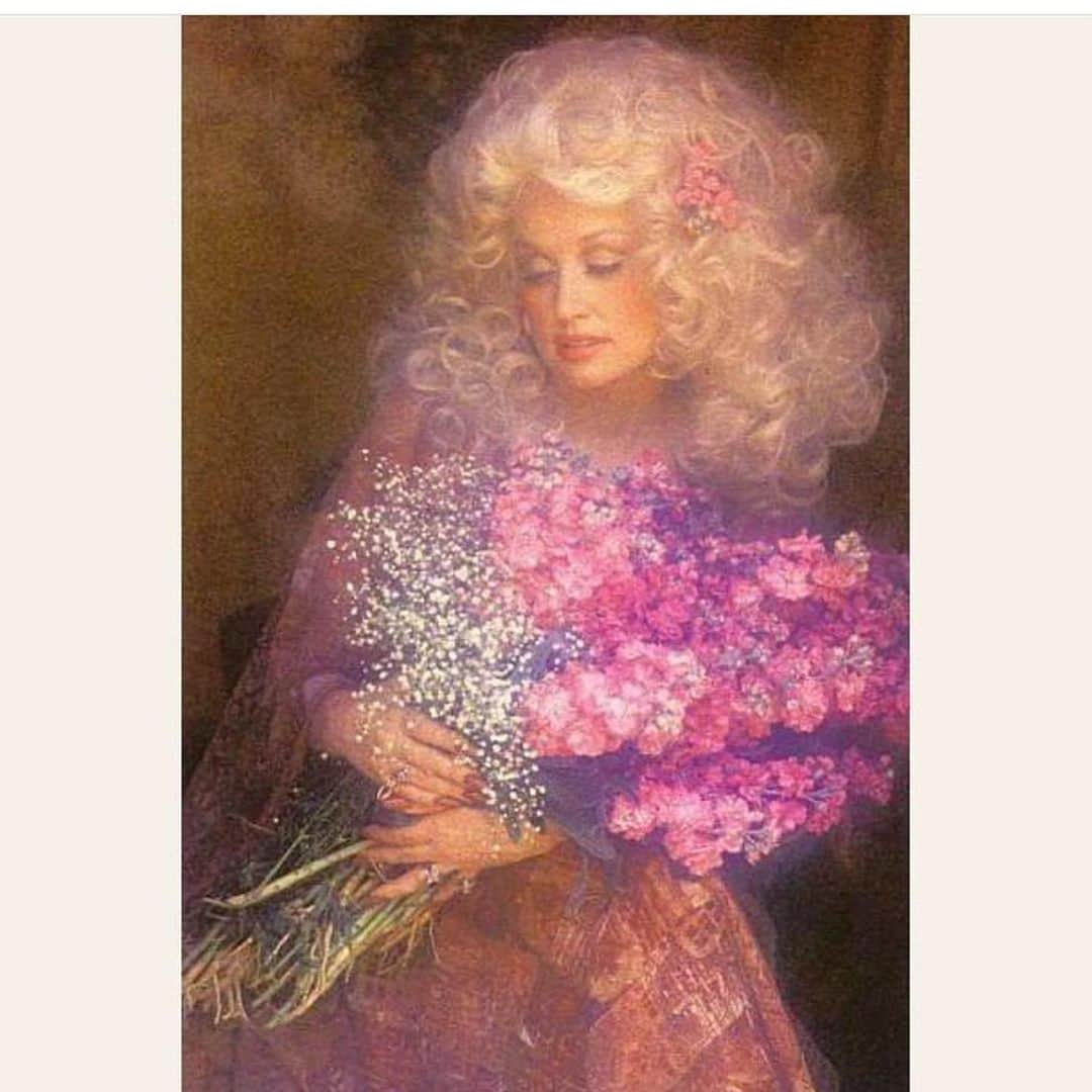 エイミー・セダリスさんのインスタグラム写真 - (エイミー・セダリスInstagram)「Dolly!!! #capricornwoman #cusp」1月20日 3時46分 - amysedaris