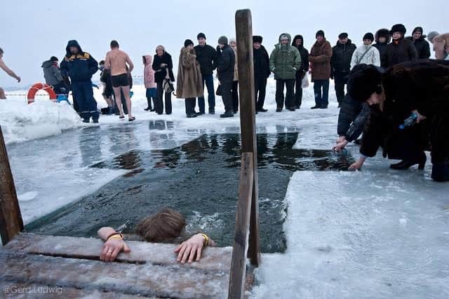 thephotosocietyさんのインスタグラム写真 - (thephotosocietyInstagram)「Photo by @gerdludwig  Hoping to rejuvenate body and soul, a devout Russian briefly submerges herself into the icy water in Yekaterinburg.  On January 18—the eve of Russian Orthodox Epiphany (as the Russian Orthodox Church follows the Julian calendar)—thousands of Russians prepare for an annual tradition—gathering on frozen rivers and lakes to take a dip in the icy priest-blessed waters. This ceremony is believed to cleanse the soul of sins and protect the faithful from evil. According to Orthodox Christian tradition, this January feast day celebrates the baptism of Jesus in the River Jordan. It is to be expected that because of the pandemic, less of the faithful will be in attendance.   @thephotosociety @natgeoimagecollection #RussianEpiphany #RussianOrthodox」1月20日 3時48分 - thephotosociety